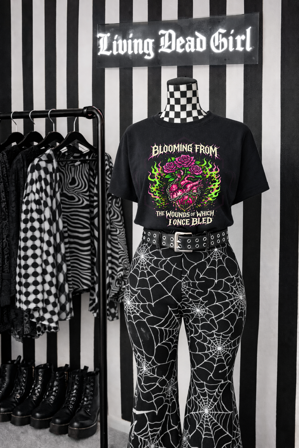 Black T-shirt | Blooming