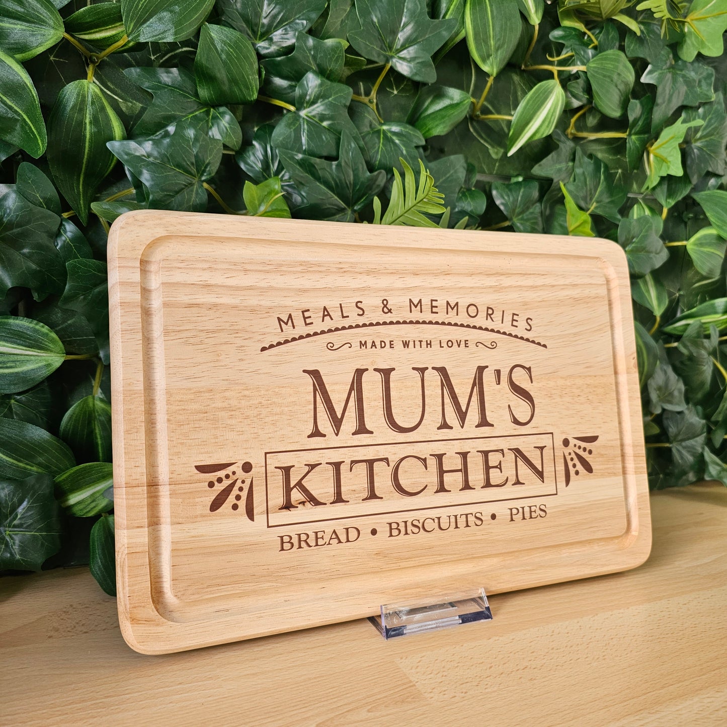 Personalised Mums kitchen chopping board | Wooden serving board