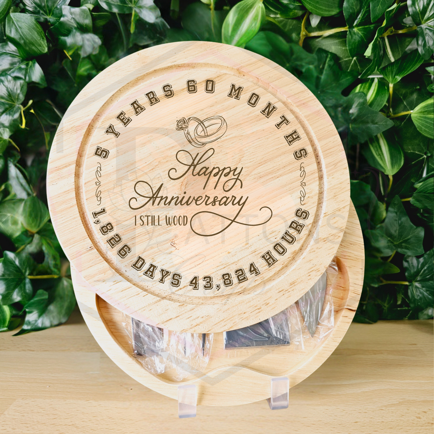 Cheeseboard | Five Year Anniversary | Swivel cheeseboard with Utensil