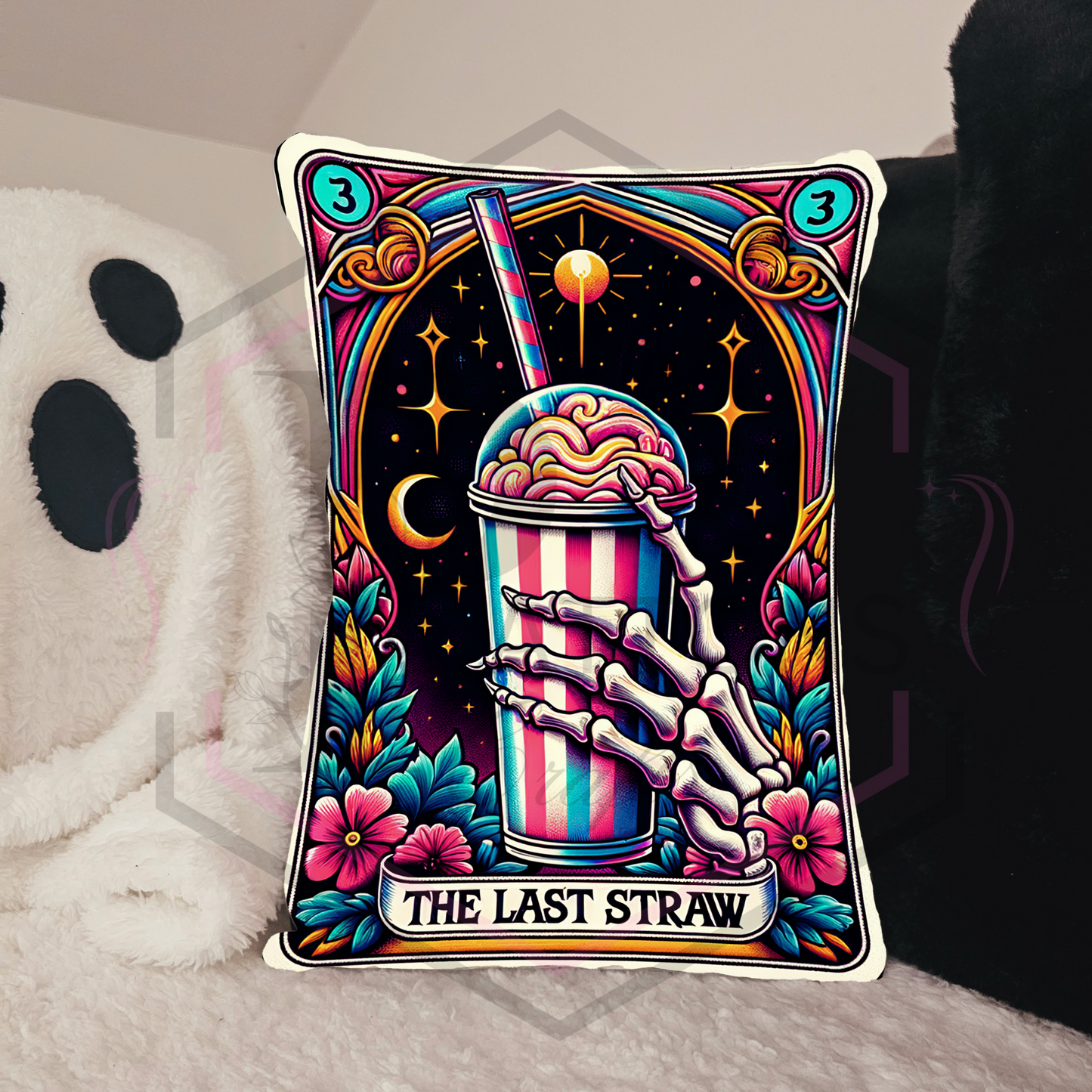 Cushion | Statement cushion | The last Straw