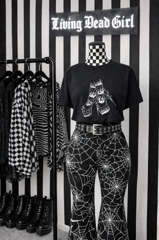 Black T-shirt | Killer heels